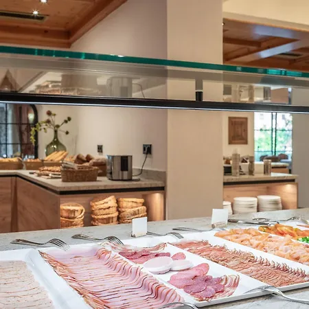 Jagdschloessl Hotel 4*