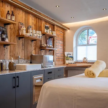 Jagdschloessl Hotel 4*