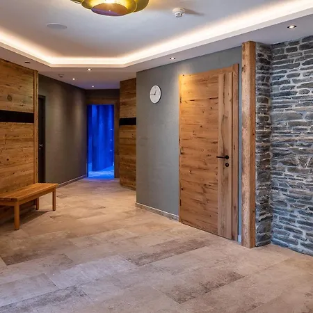Jagdschloessl Hotell 4*